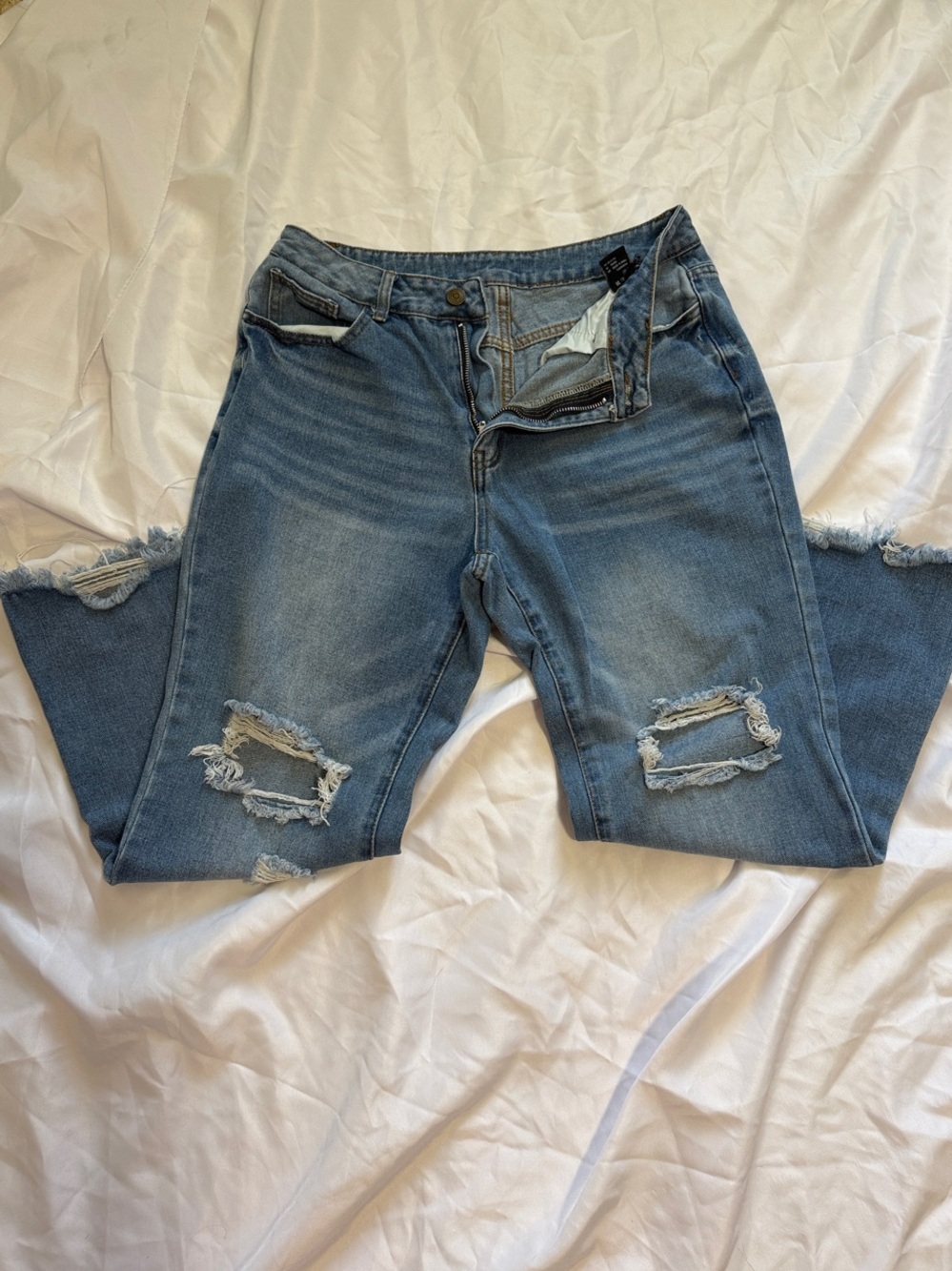 Distressed CroppedWide Leg Jeans